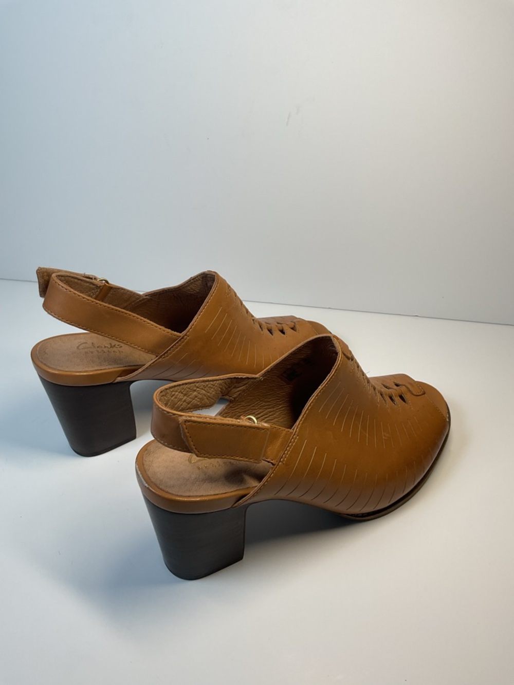 Clarks Leather Slingback Heels Tan Open Toe Comfort Sandals Women’s 9.5 - Picture 7 of 10